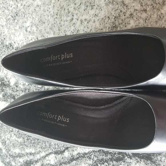 ***Sold*** Comfort Plus Classic Black Low Heel Sz 7 - Picture 6 of 8